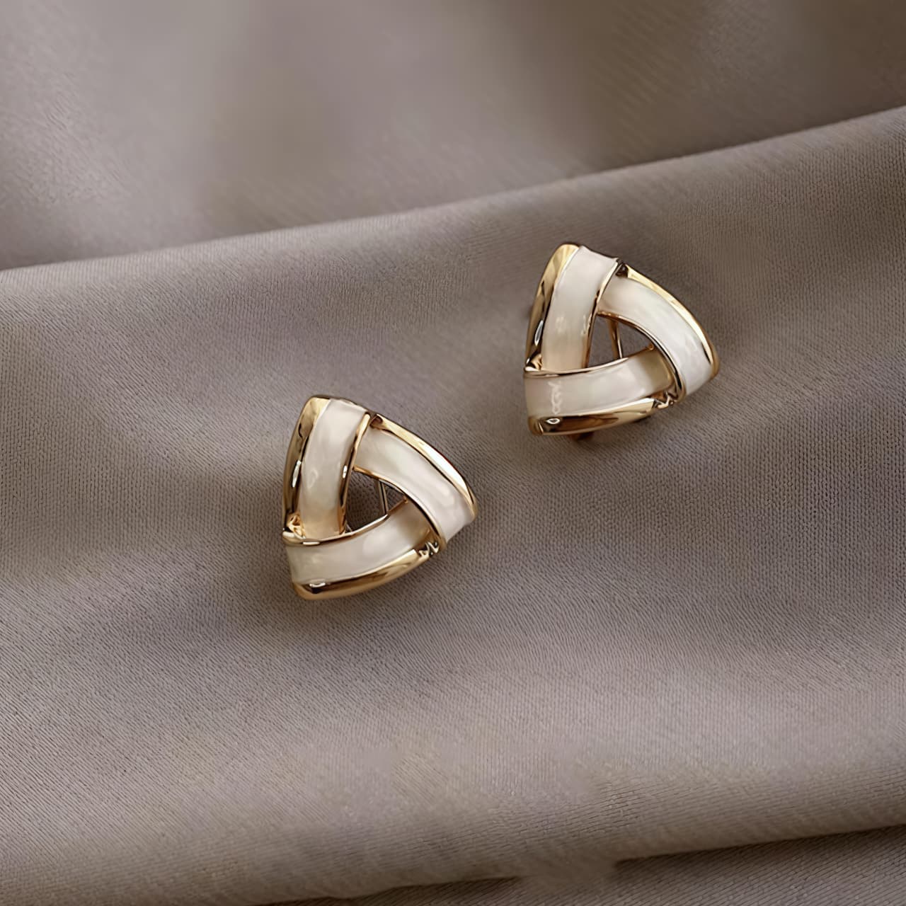 Golden Weave Pearl-Gloss Earrings JL0032